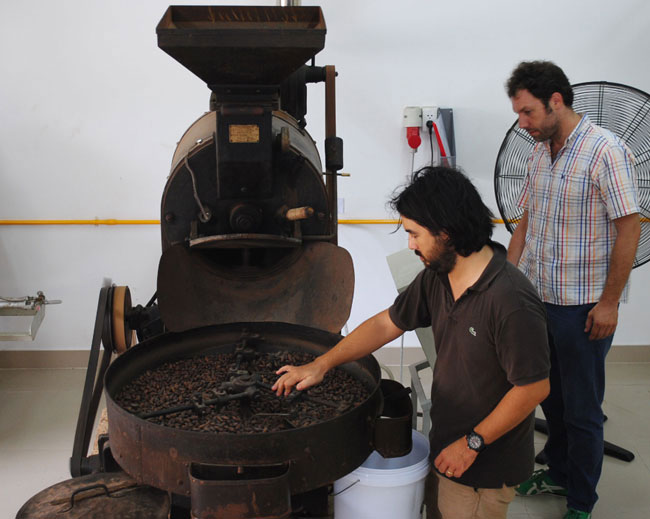 Picture 9 of How is the famous Vietnamese Chocolate made?
