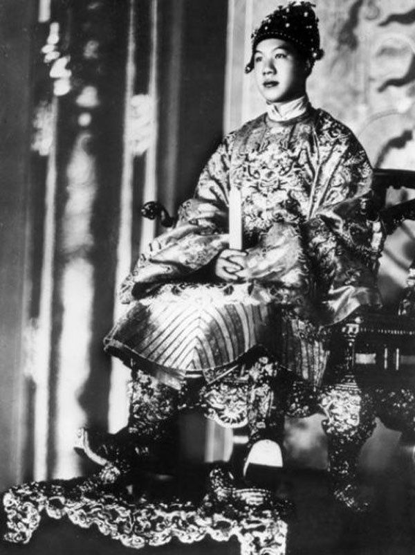 Picture 2 of How is the mandarin king in the ancient Hue court welcome other Tet people?