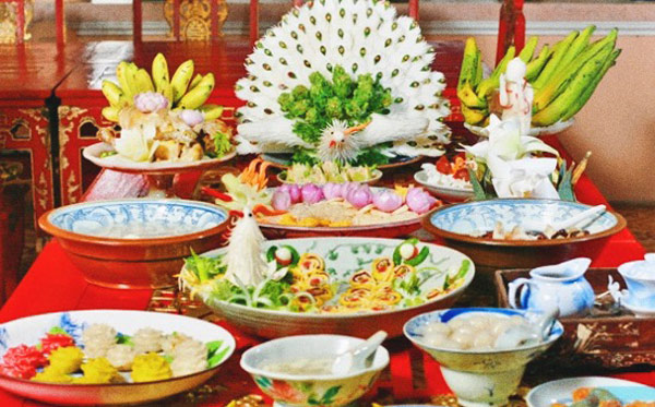 Picture 6 of How is the mandarin king in the ancient Hue court welcome other Tet people?