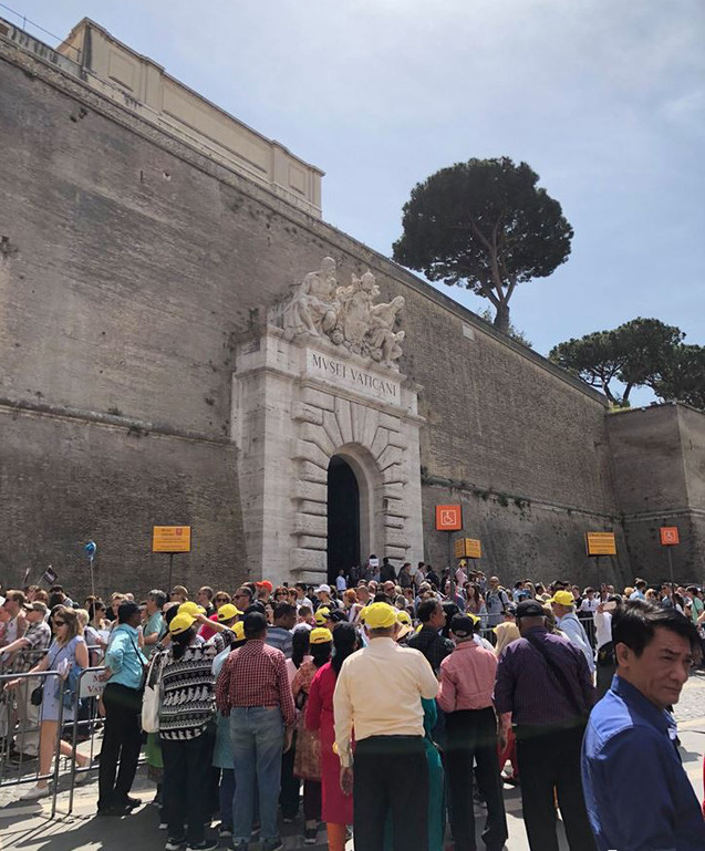 Picture 3 of How is the Vatican - the world's smallest business and investment?