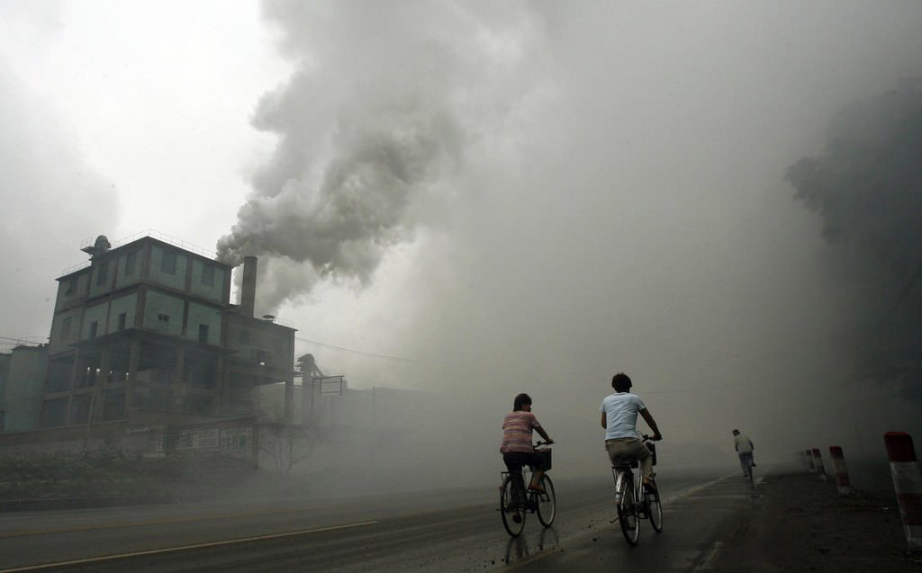 Picture 5 of How is the world polluted?