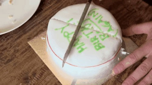 Picture 7 of How long have we always cut the wrong gato cake?