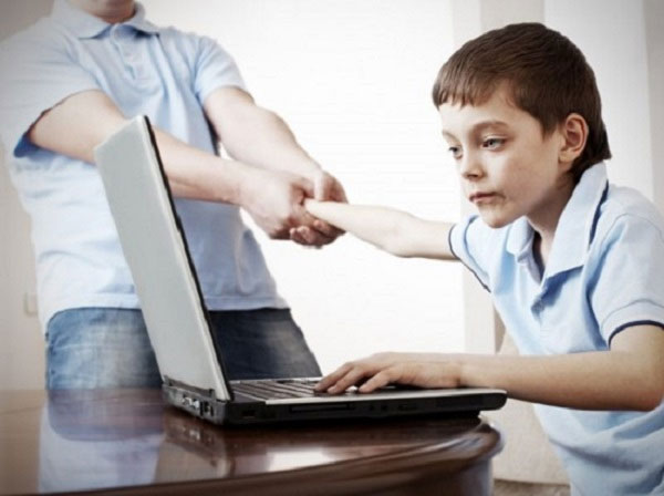 Picture 2 of How long is it good for children to see the entertainment device screen?
