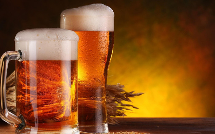 Picture 2 of How many glasses of wine and beer are not drunk?