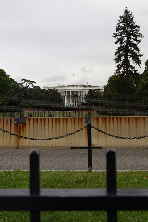 Picture 8 of How strict is the White House protected?