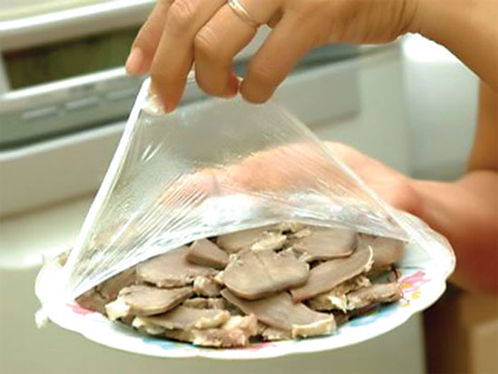 Picture 1 of How to cover food containing toxic substances?