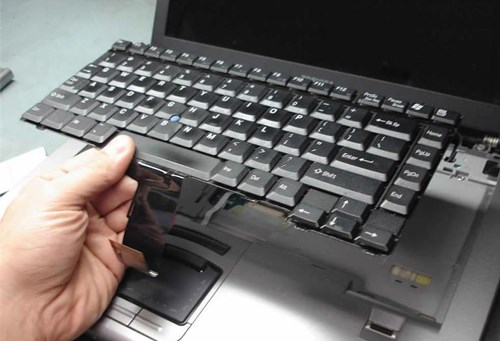 How to handle when you dump water on your laptop images 3