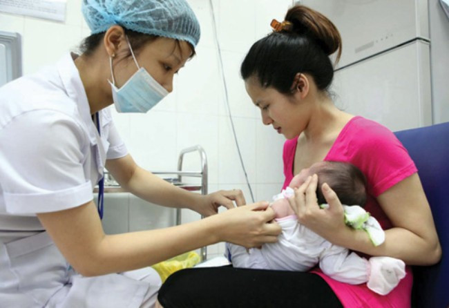Picture 1 of How to manage anaphylaxis and allergy after vaccination