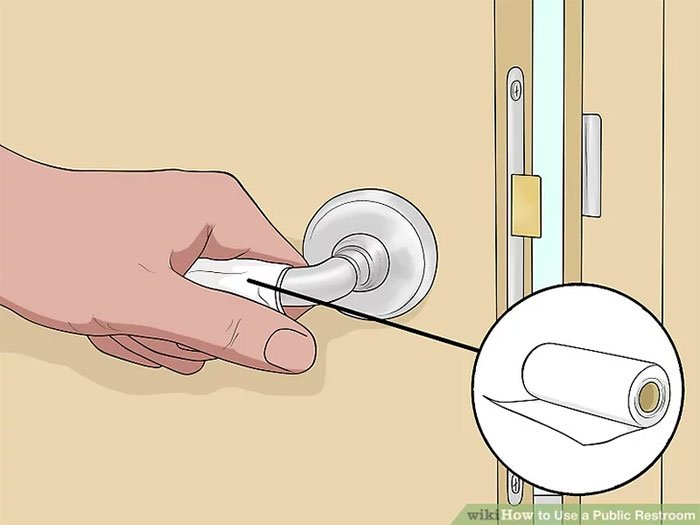 Picture 5 of How to use public toilets safely, avoiding Covid-19 infection