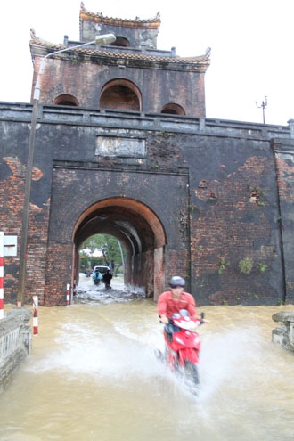 Picture 2 of Hue ancient capital deep