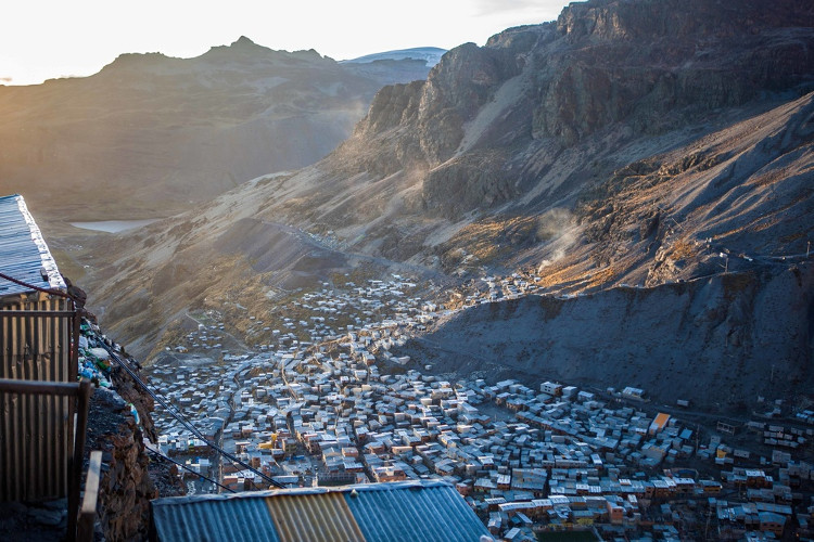 Picture 7 of Huge gold mine in the highest place in the world