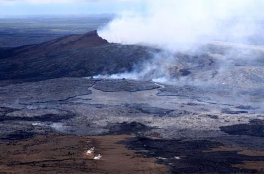 Picture 1 of Huge lava lake on Kilauea volcano