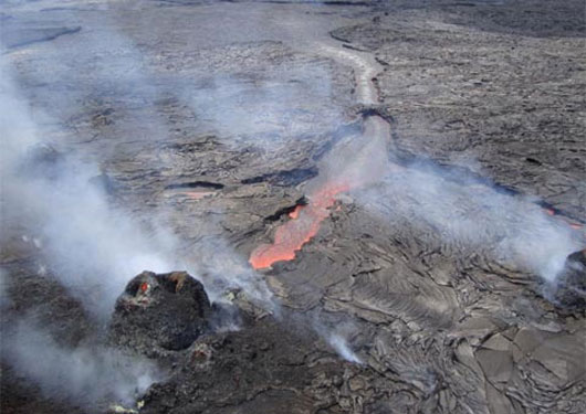 Picture 2 of Huge lava lake on Kilauea volcano