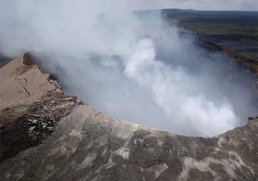 Picture 3 of Huge lava lake on Kilauea volcano