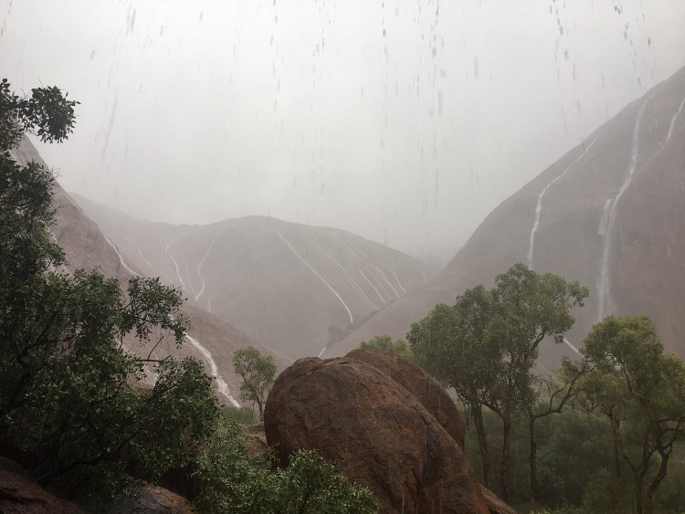 Picture 3 of Huge stone symbol of Australia suddenly turned into a waterfall