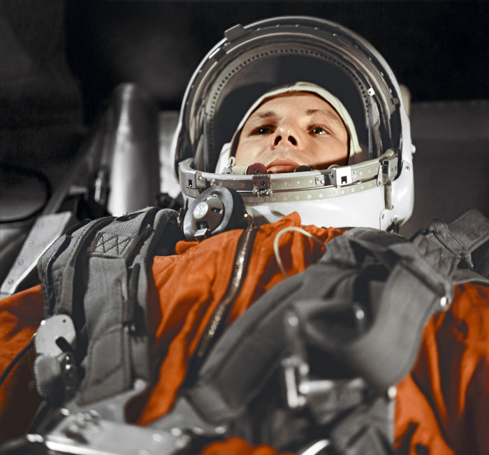 Picture 1 of Human confusing relics left on the Moon