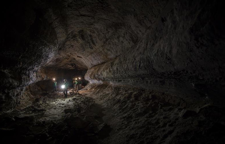 Picture 1 of Humans can stay in Mars and Moon caves