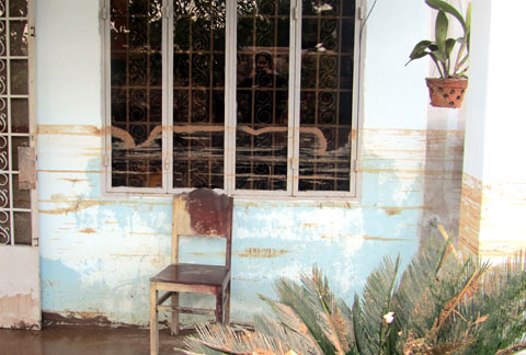 Picture 10 of Hundreds of households were submerged because of broken banks