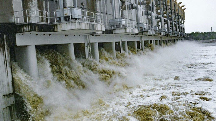 Picture 10 of Hurricane Barry turned the road into a river in the southern United States
