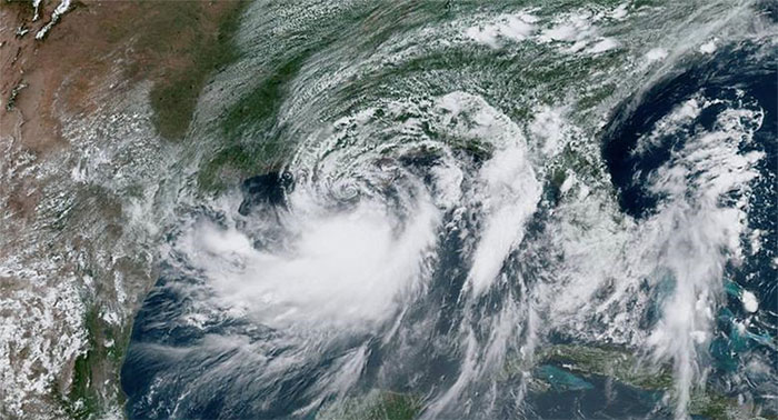 Picture 2 of Hurricane Barry turned the road into a river in the southern United States