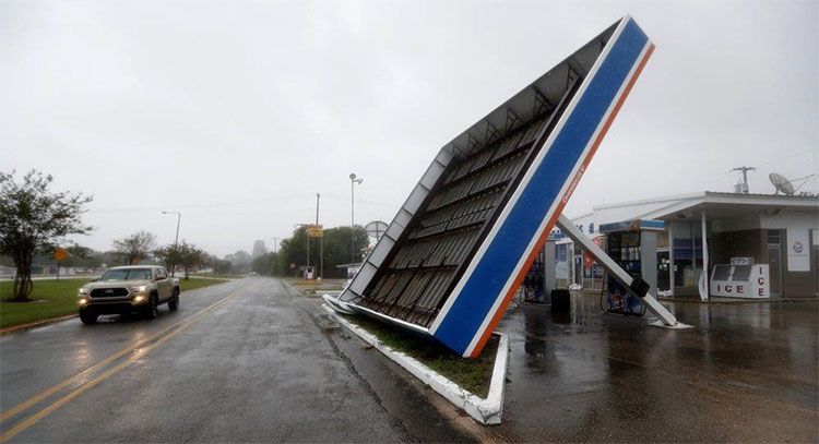 Picture 6 of Hurricane Barry turned the road into a river in the southern United States