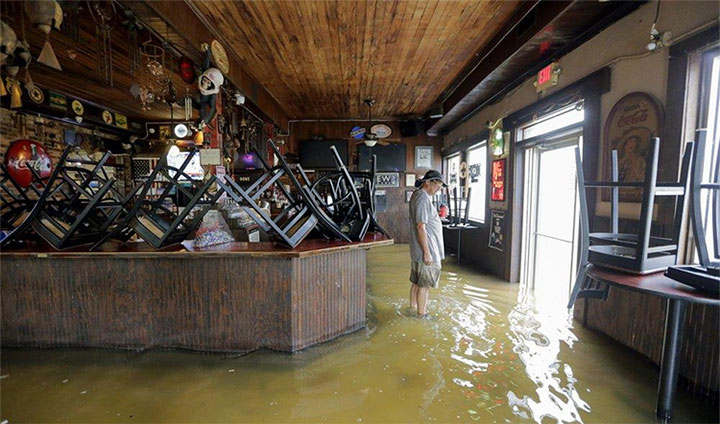 Picture 9 of Hurricane Barry turned the road into a river in the southern United States