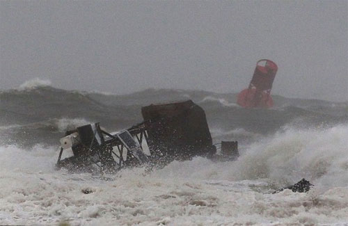 Picture 3 of Hurricane Irene continued to rage the United States