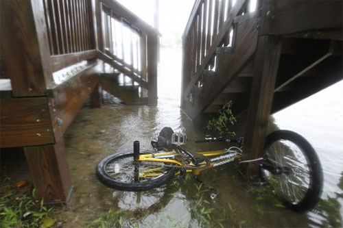 Picture 9 of Hurricane Irene continued to rage the United States