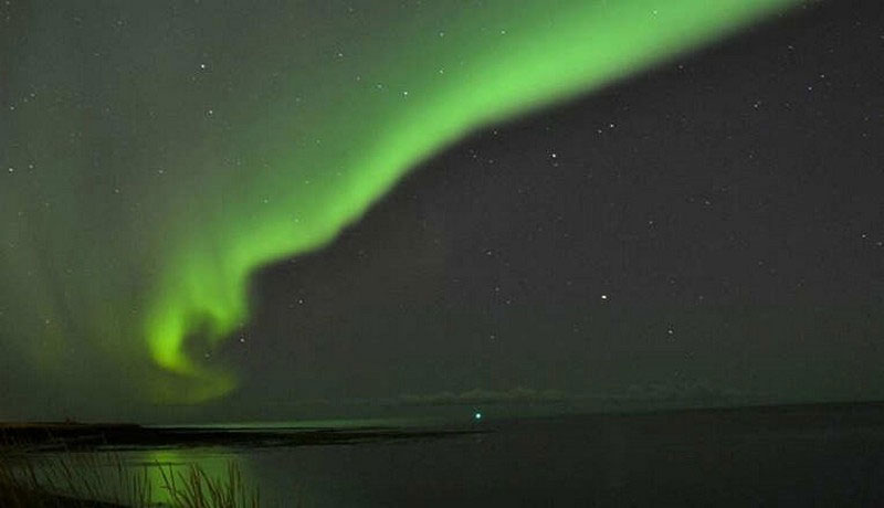 Picture 9 of Iceland turned off the capital lights to witness the spectacle