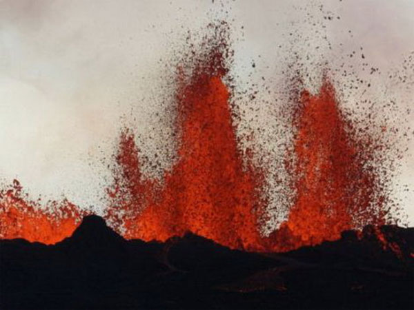 Picture 1 of Icelandic volcano eruption, European aviation alert