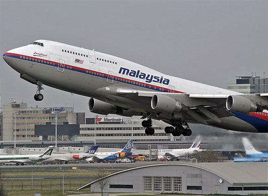 Picture 2 of If the plane falls into the sea, how do passengers survive?