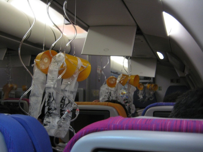 Picture 2 of If you know these 'scary' secrets, you will never want to sit in a plane again