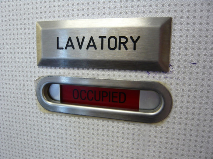 Picture 4 of If you know these 'scary' secrets, you will never want to sit in a plane again