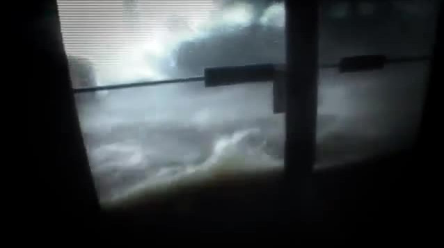 Picture 4 of If you want to enjoy wind storm level 5, just enter this room