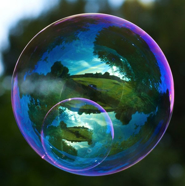Picture 3 of Illusion amazingly from soap bubbles