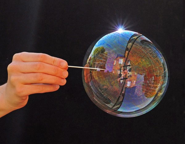 Picture 4 of Illusion amazingly from soap bubbles