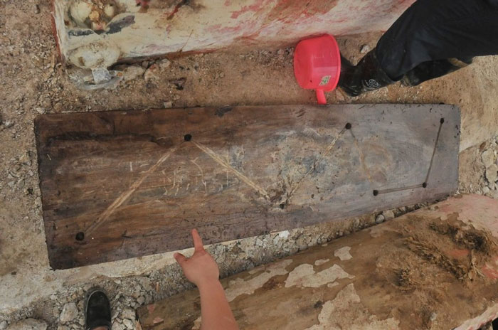 Picture 7 of Image: Excavating the tomb of the post-Ming Dynasty