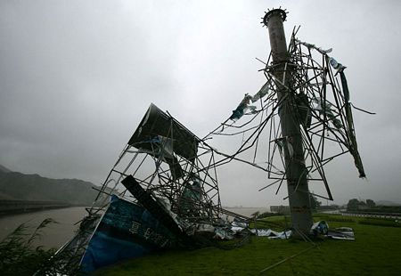 Picture 16 of Image: Strong storm devastating eastern China