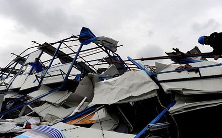 Picture 5 of Image: Strong storm devastating eastern China