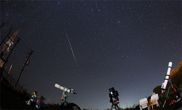 Picture 2 of Impressed with 'meteor shower party'