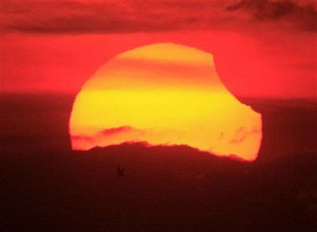 Picture 1 of Impressive image of the longest eclipse of 1,000 years
