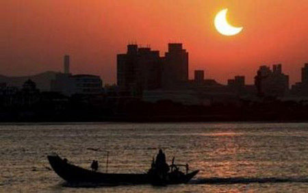 Picture 2 of Impressive image of the longest eclipse of 1,000 years