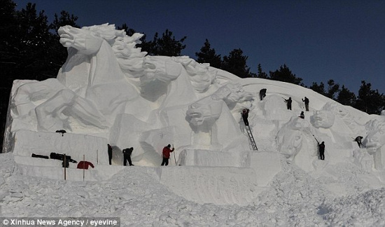Picture 8 of Impressive works made from snow