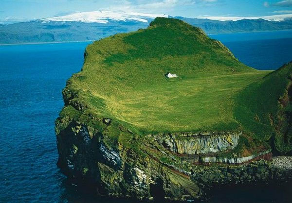 Picture 1 of In the loneliest place in the world