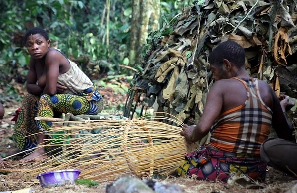 Picture 10 of In the tribe, nearly 50% of children cannot live more than 5 years in Africa