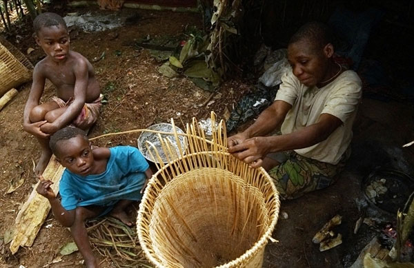 Picture 17 of In the tribe, nearly 50% of children cannot live more than 5 years in Africa