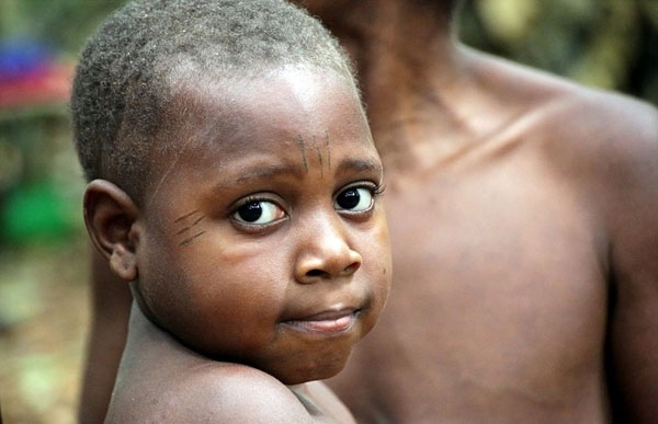 Picture 9 of In the tribe, nearly 50% of children cannot live more than 5 years in Africa