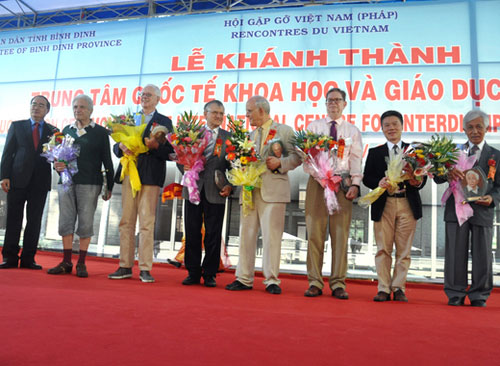 Picture 2 of Inaugurating an international science center in Binh Dinh