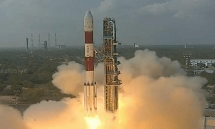Picture 1 of India launches 104 satellites with just one rocket, breaking Russia's record