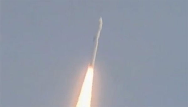 Picture 1 of India launches unmanned space module weighing 3.7 tons
